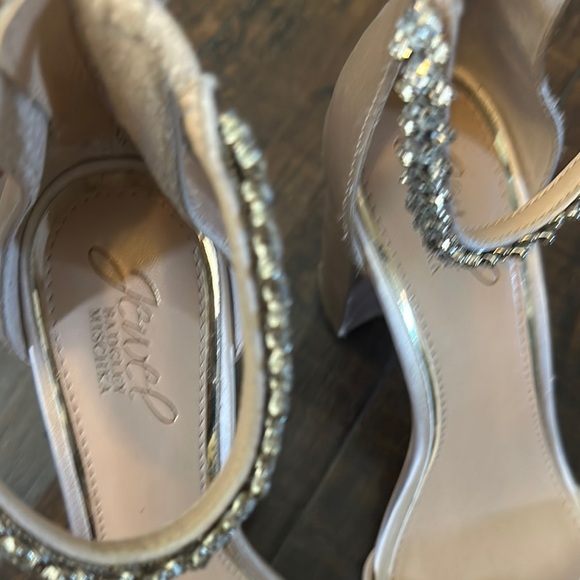 Badgley Mischka Elegant Satin Jeweled Women's Heels - Picture 2 of 8
